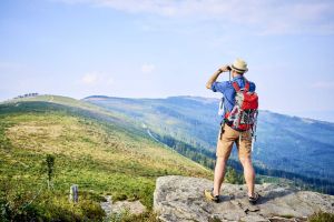 What can a binocular do? And recommend one? doloremque